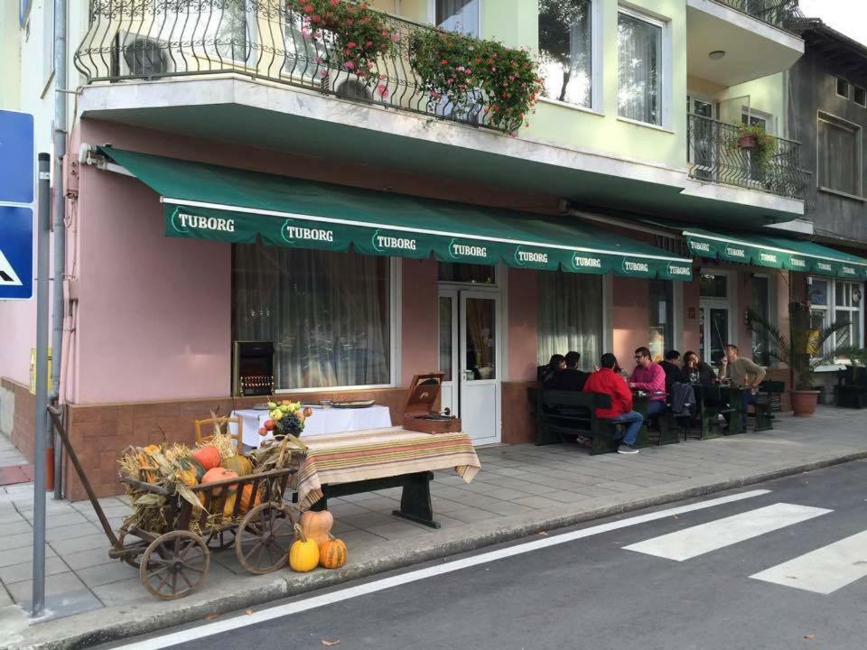 Family Hotel Odessa Sevlievo Luaran gambar